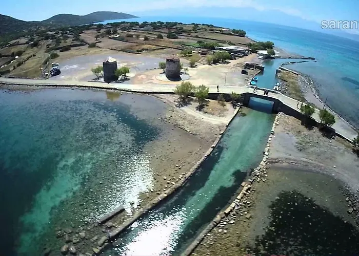 Traditional House In Elounda